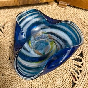 Vintage Murano Style Art Glass Blue Swirl Bowl Fused Curled Triangle Tricorn 6”